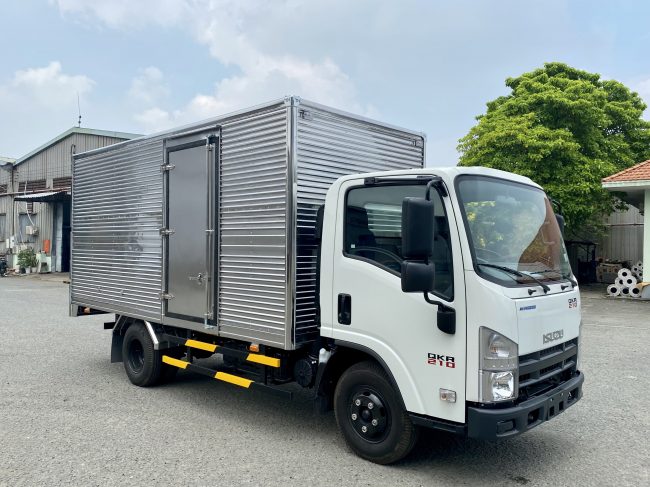 XE TẢI ISUZU  ĐẦU VUÔNG MỚI 2023