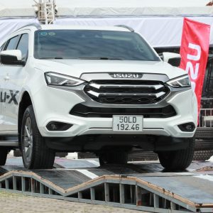 DÒNG XE ISUZU ALL NEW MUX & XE BÁN TẢI DMAX EURO 5 NHẬP KHẨU