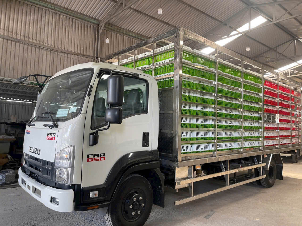 FRR90QE5_ CHỞ_GIA_CẦM