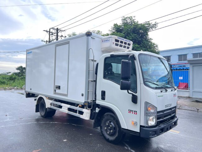 XE TẢI ISUZU THÙNG ĐÔNG LẠNH TẢI 1.990 KG MẪU MỚI