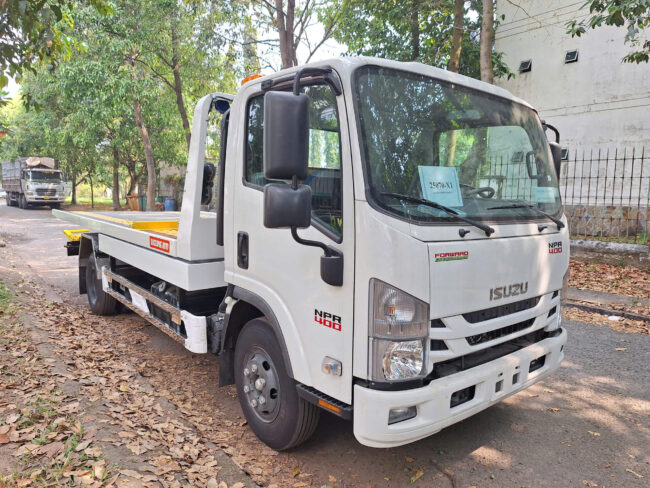 XE ISUZU NPR85KE5 EURO 5 CHỞ Ô TÔ VÀ TỜ KÉO XE